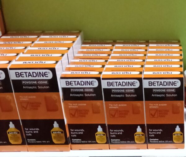 Betadine Antiseptic Solution – Mundipharma – Sát khuẩn da và niêm mạc với Povidone-Iodine 10%-60ml