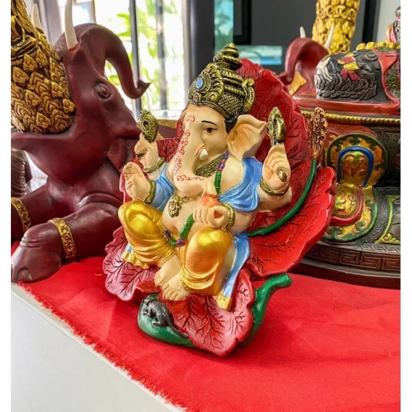 Tượng voi Ganesh Pangjapassanaknesh ngồi trên hoa dâm bụt - Ảnh 4