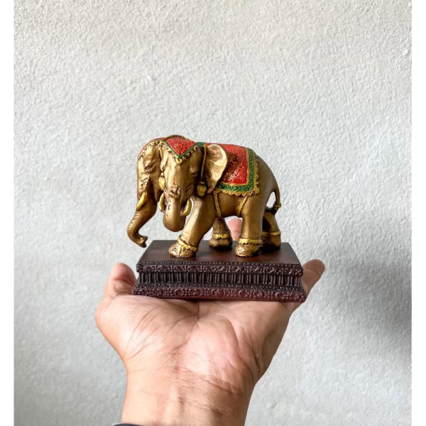 Tượng voi 3 đầu có đế đứng - Chiều cao 10cm - Màu vàng - Ảnh 2