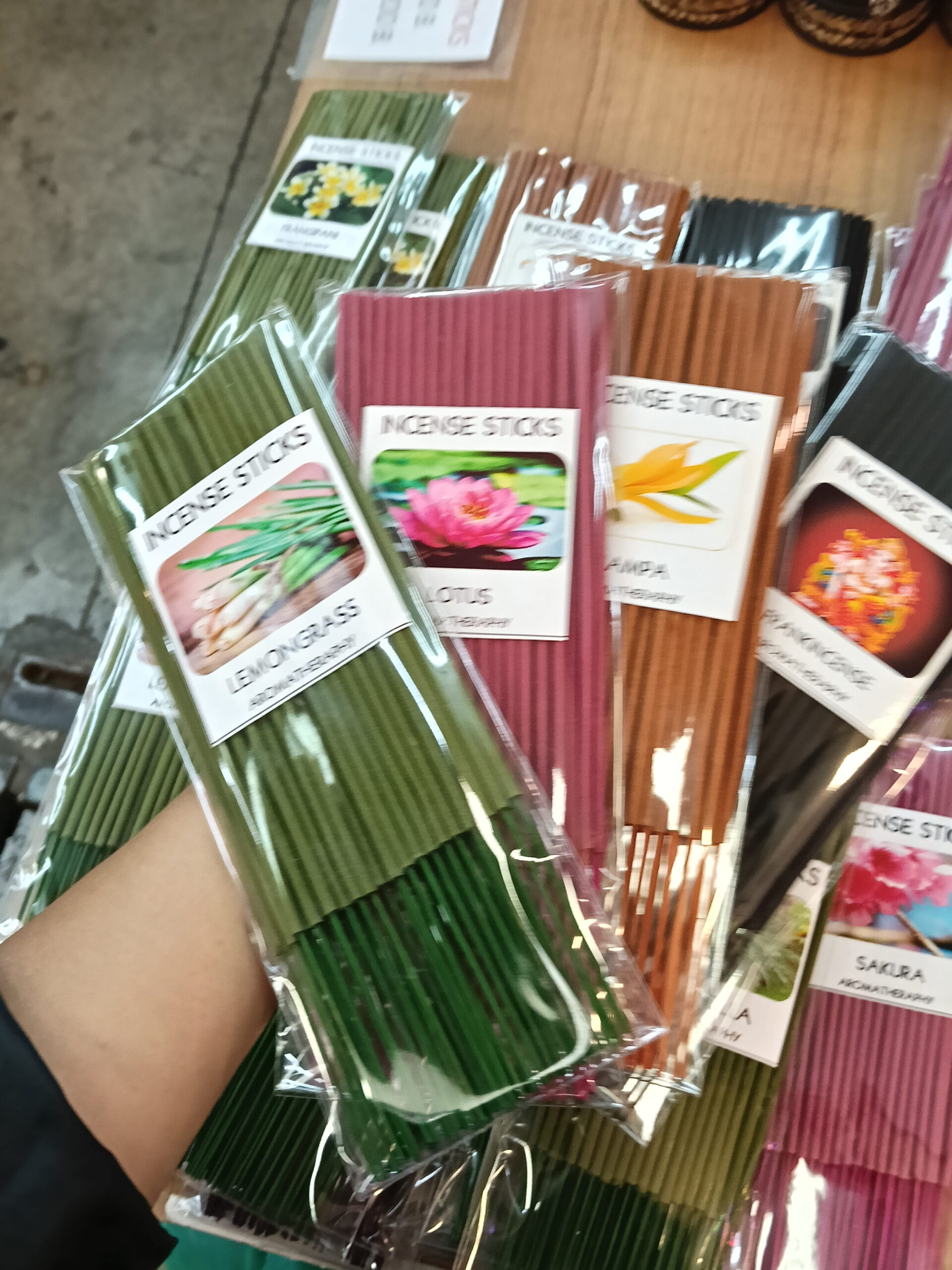 Nhang thơm thư giãn (Incense Sticks) mang phong cách Aromatherapy đặc trưng của Thái Lan