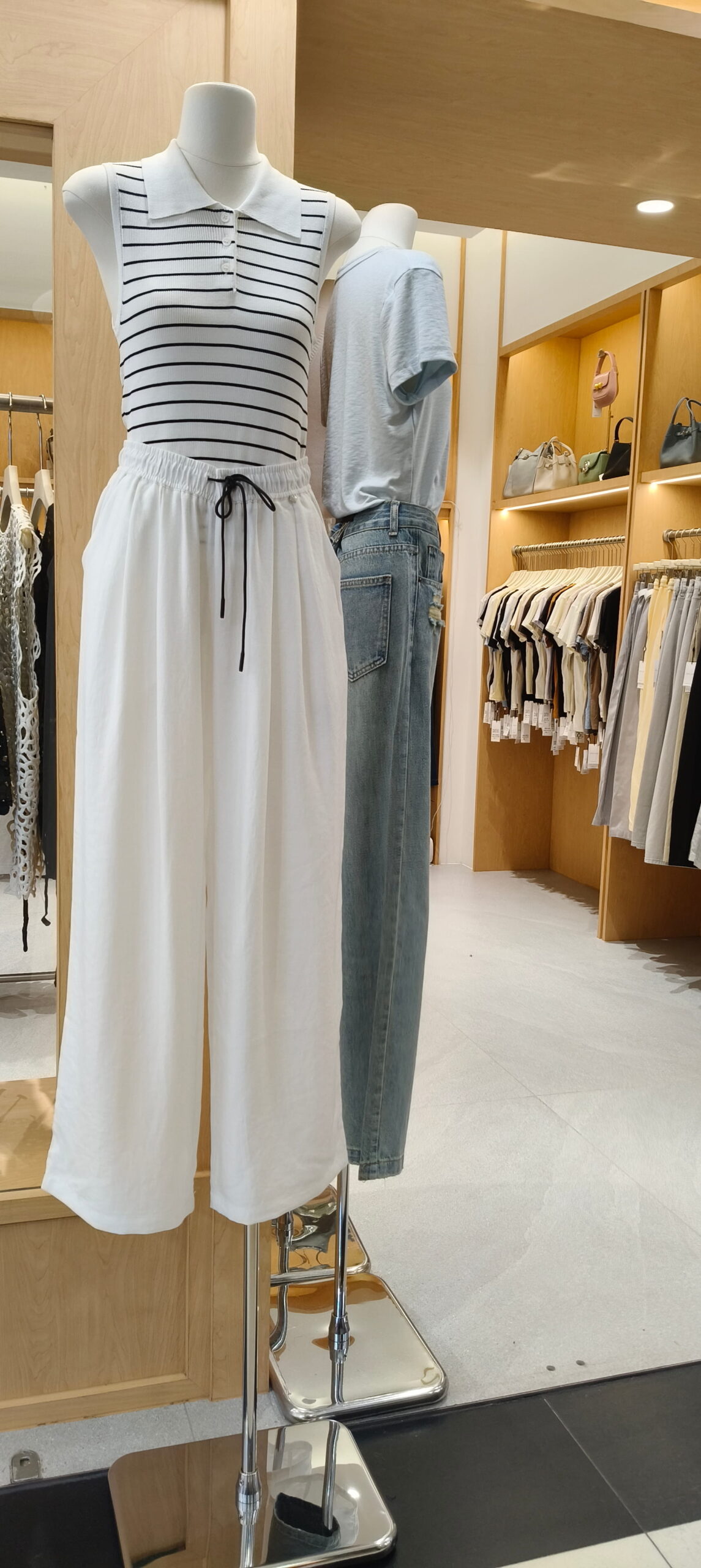 Chic Boutique - Ảnh 2
