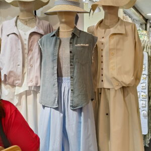 WHITE STUDIO